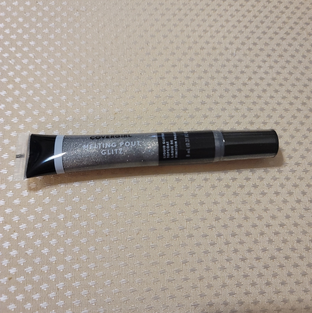 Melting pout lip glitter gloss